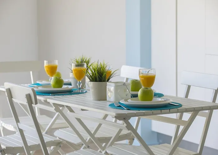 Azure Beachfront Lejlighed *