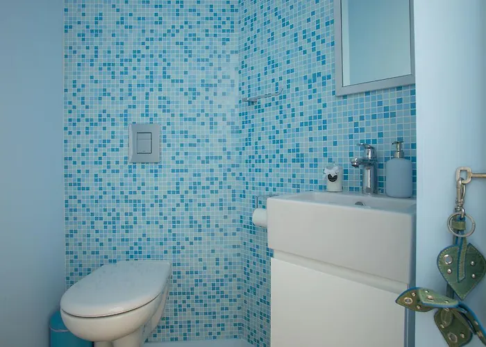 Azure Beachfront פרוטאראס