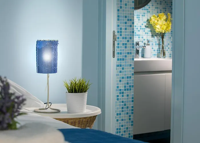 Azure Beachfront דירה פרוטאראס